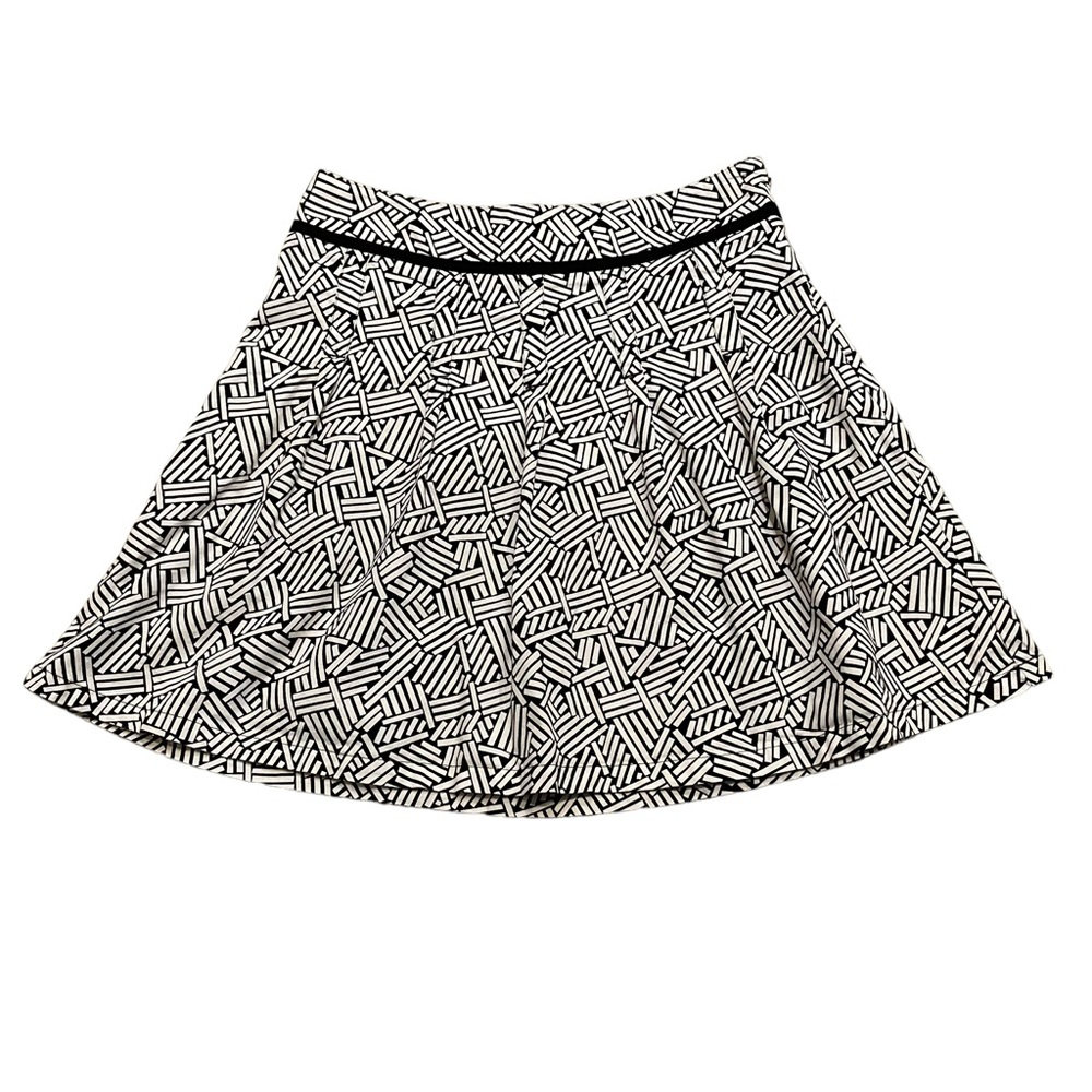 Loft Petites Black and White Flare Skirt.  Size 2P